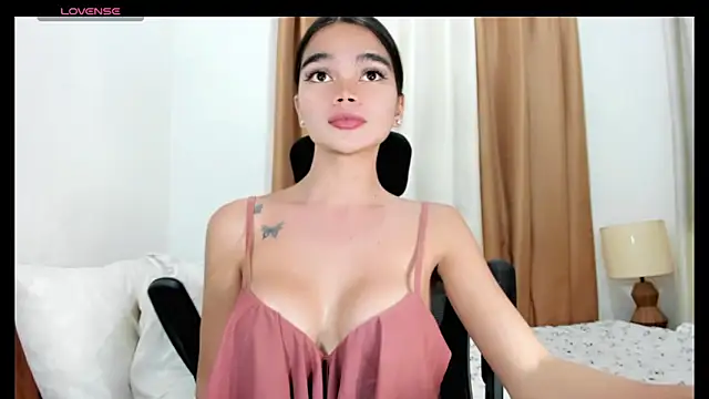 kendall petite18 online show from 4, 6, 2026