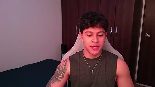 domsantiago  online show from 4, 10, 2025