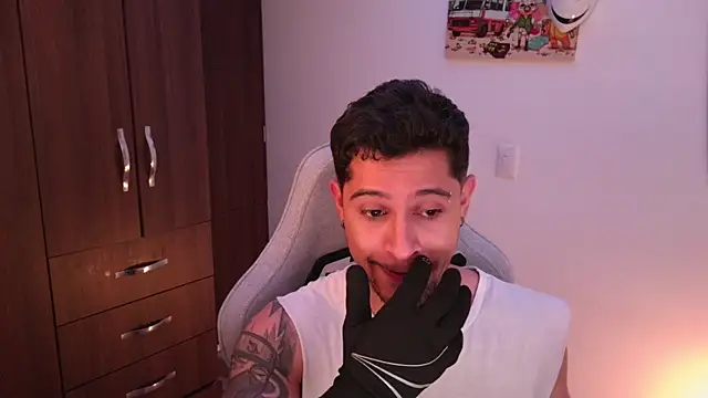 domsantiago  online show from 1, 12, 2025