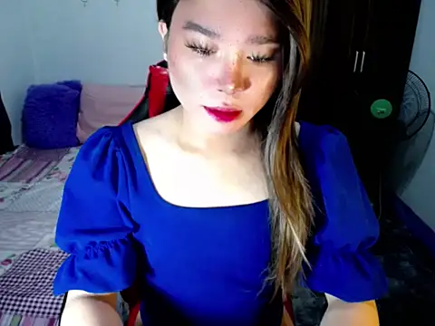 Urassiansweetcummer online show from 15, 10, 2025