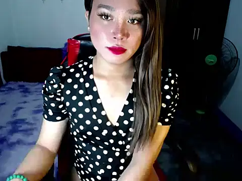 Urassiansweetcummer online show from 9, 11, 2025