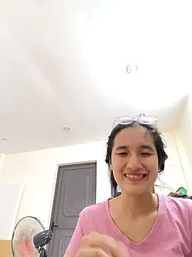 Shulee21 online show from 4, 10, 2025