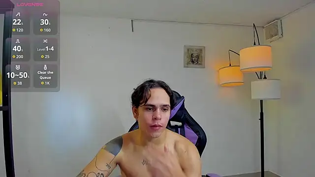 Snapshot of Maximiliano_scoott__ chatting on 1, 11, 2025 Maximiliano scoott   online show from 1, 11, 2025