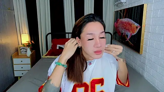 TRANSGODDESSA online show from 6, 11, 2025