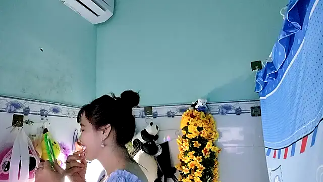 emgaixinhngoan online show from 10, 9, 2025