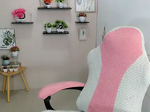 Snapshot of liane_mei chatting on 14, 7, 2026 liane mei online show from 14, 7, 2026