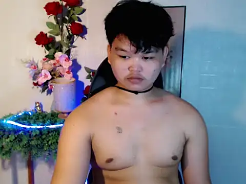 Snapshot of Reynelcock chatting on 9, 6, 2026 Reynelcock online show from 9, 6, 2026