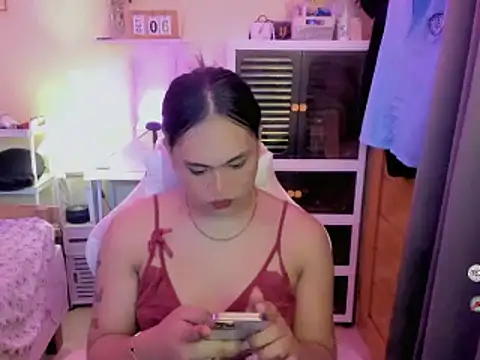 urluscious russel online show from 7, 10, 2025
