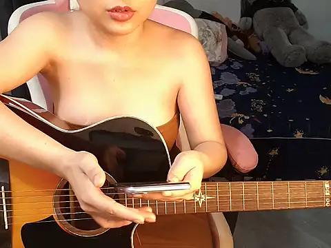 Snapshot of Ori-Yannie chatting on 11, 9, 2025 Ori-Yannie online show from 11, 9, 2025