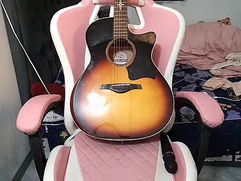 Snapshot of Ori-Yannie chatting on 22, 9, 2025 Ori-Yannie online show from 22, 9, 2025