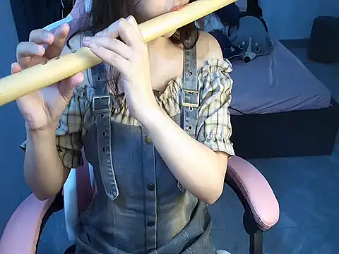 Snapshot of Ori-Yannie chatting on 27, 10, 2025 Ori-Yannie online show from 27, 10, 2025