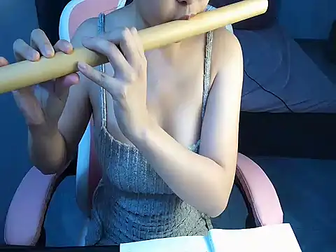 Snapshot of Ori-Yannie chatting on 31, 10, 2025 Ori-Yannie online show from 31, 10, 2025