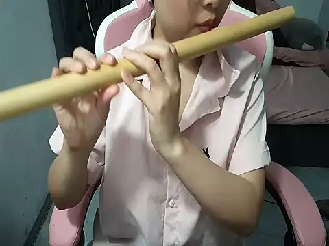 Snapshot of Ori-Yannie chatting on 9, 11, 2025 Ori-Yannie online show from 9, 11, 2025