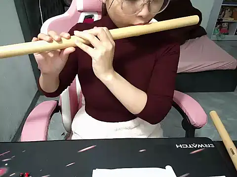 Snapshot of Ori-Yannie chatting on 18, 11, 2025 Ori-Yannie online show from 18, 11, 2025