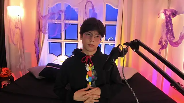 luixdust  online show from 10, 10, 2025