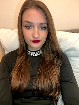 Snapshot of AdelinaEmber chatting on 8, 10, 2025 AdelinaEmber online show from 8, 10, 2025