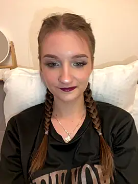 Snapshot of AdelinaEmber chatting on 13, 10, 2025 AdelinaEmber online show from 13, 10, 2025