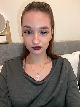 Snapshot of AdelinaEmber chatting on 28, 10, 2025 AdelinaEmber online show from 28, 10, 2025