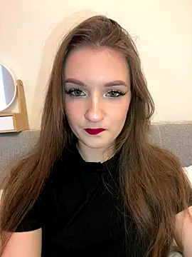 Snapshot of AdelinaEmber chatting on 29, 10, 2025 AdelinaEmber online show from 29, 10, 2025