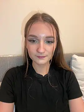 Snapshot of AdelinaEmber chatting on 13, 11, 2025 AdelinaEmber online show from 13, 11, 2025