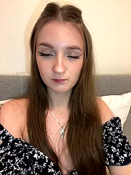 Snapshot of AdelinaEmber chatting on 16, 11, 2025 AdelinaEmber online show from 16, 11, 2025