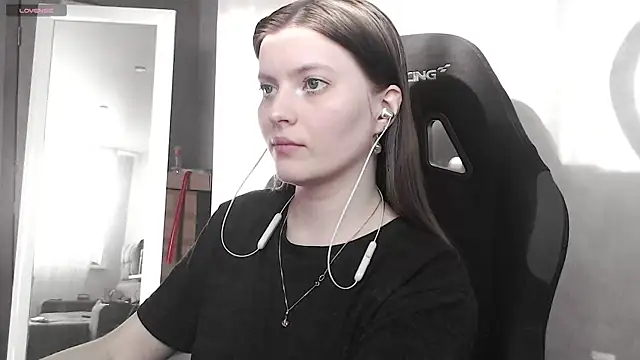 cute elfy  online show from 23, 9, 2025