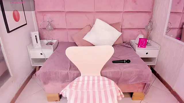 Snapshot of Janah_Myers chatting on 14, 10, 2025 Janah Myers online show from 14, 10, 2025