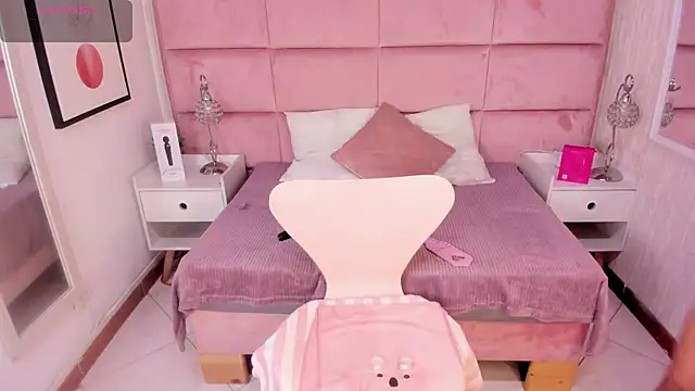 Snapshot of Janah_Myers chatting on 25, 10, 2025 Janah Myers online show from 25, 10, 2025