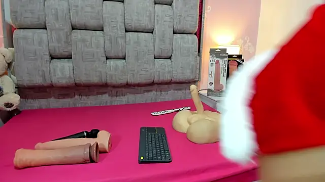 Wonderkloe  online show from 14, 12, 2025