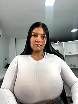 Snapshot of megan_bigboobs_ chatting on 12, 9, 2025 megan bigboobs online show from 12, 9, 2025