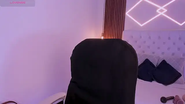 Miiaa jones online show from 10, 4, 2026