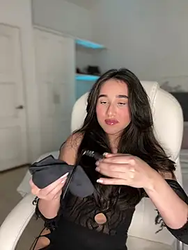 julieta jhonss online show from 13, 4, 2026