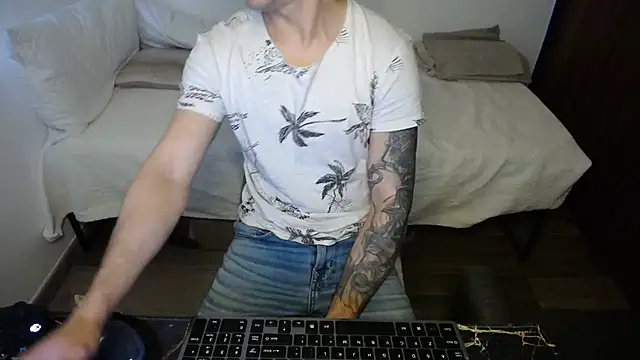 Snapshot of bossking017 chatting on 18, 2, 2026 bossking017 online show from 18, 2, 2026