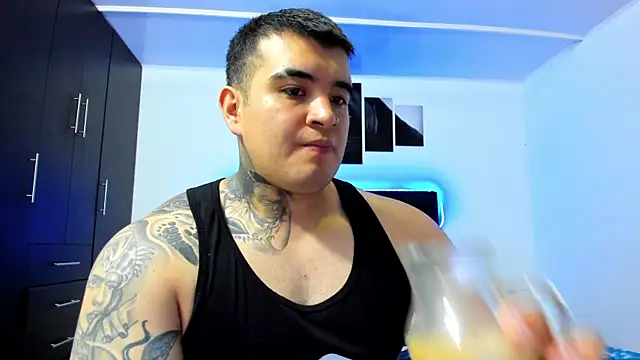 Snapshot of thiago__cp01 chatting on 25, 9, 2025 thiago  cp01 online show from 25, 9, 2025