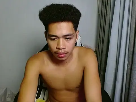 Snapshot of curlyasian_njxx chatting on 29, 5, 2026 curlyasian njxx online show from 29, 5, 2026