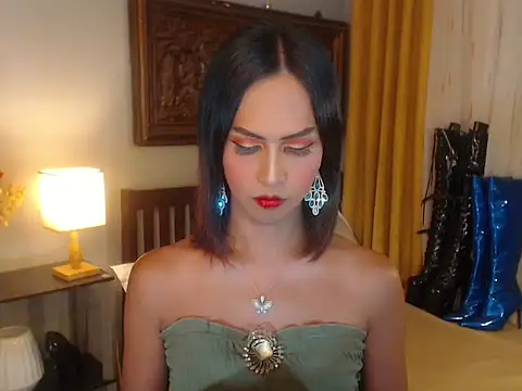 Nathalieheartt online show from 5, 10, 2025