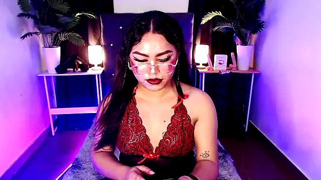 Snapshot of Unique_Maya chatting on 10, 9, 2025 Unique Maya online show from 10, 9, 2025