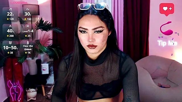 Snapshot of Unique_Maya chatting on 11, 9, 2025 Unique Maya online show from 11, 9, 2025