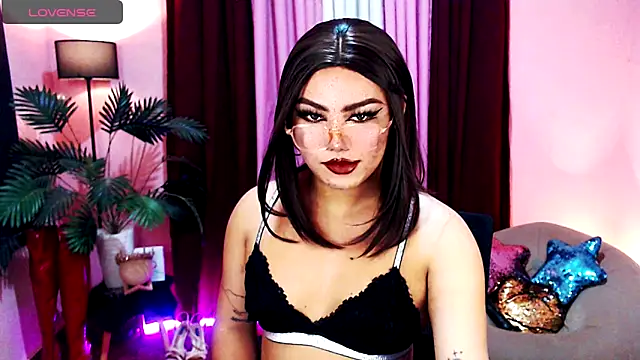 Snapshot of Unique_Maya chatting on 24, 10, 2025 Unique Maya online show from 24, 10, 2025