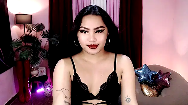 Snapshot of Unique_Maya chatting on 12, 11, 2025 Unique Maya online show from 12, 11, 2025