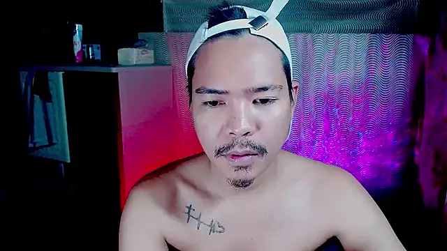 Snapshot of MANIACasianX chatting on 17, 10, 2025 MANIACasianX online show from 17, 10, 2025