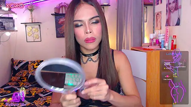 Snapshot of izabella_moore chatting on 21, 11, 2025 izabella moore online show from 21, 11, 2025