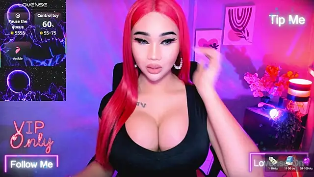 TriciaCumLoader online show from 1, 2, 2026