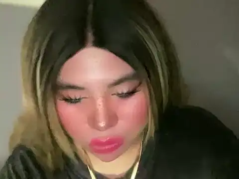 Snapshot of Naughtyrosecum chatting on 17, 9, 2025 Naughtyrosecum online show from 17, 9, 2025