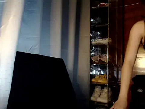 Snapshot of ladymiaxx chatting on 9, 9, 2025 ladymiaxx online show from 9, 9, 2025