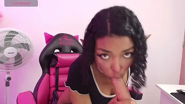 Sweett m00n online show from 1, 10, 2025