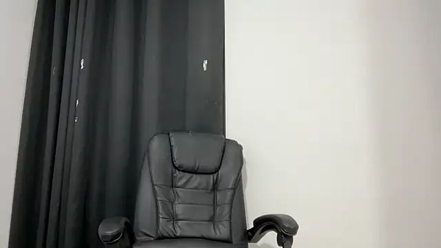 Snapshot of Sophia_copper chatting on 12, 9, 2025 Sophia copper online show from 12, 9, 2025