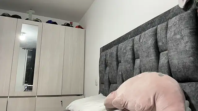 Snapshot of Sophia_copper chatting on 5, 11, 2025 Sophia copper online show from 5, 11, 2025