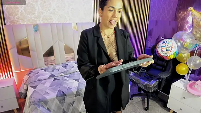 Snapshot of Rosalind_tay chatting on 15, 10, 2025 Rosalind tay online show from 15, 10, 2025