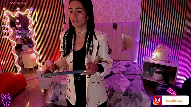 Snapshot of Rosalind_tay chatting on 16, 10, 2025 Rosalind tay online show from 16, 10, 2025